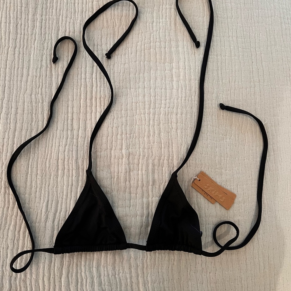 *NWT*SKIMS Black Triangle Bikini Top